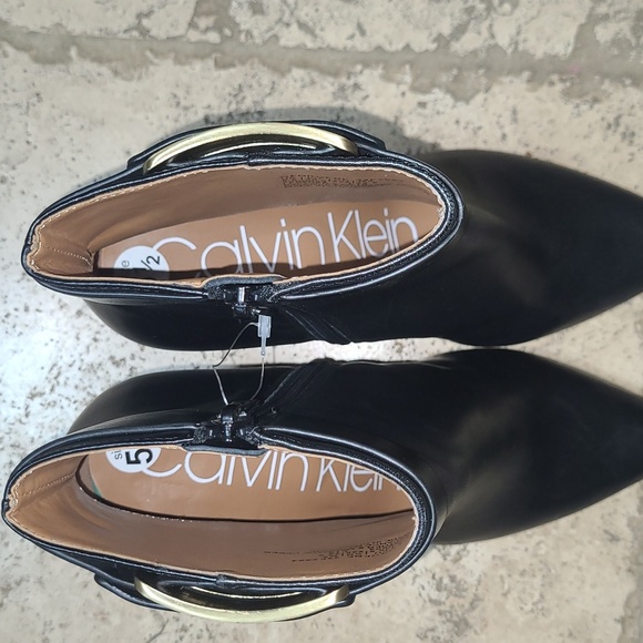CALVIN KLEIN Georgene Pointed Toe Zippered Stiletto Bootie Size 5.5 - Picture 4 of 9